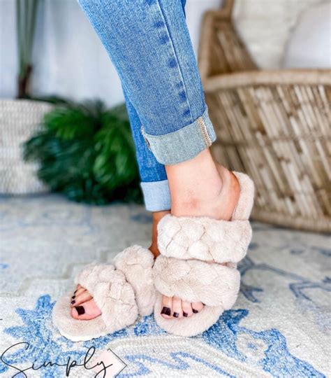 shuz slippers